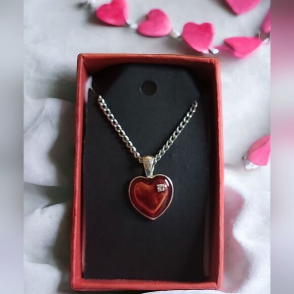Red Enamel Heart Pendant with 18" Silvertone Chain - Picture 1 of 4